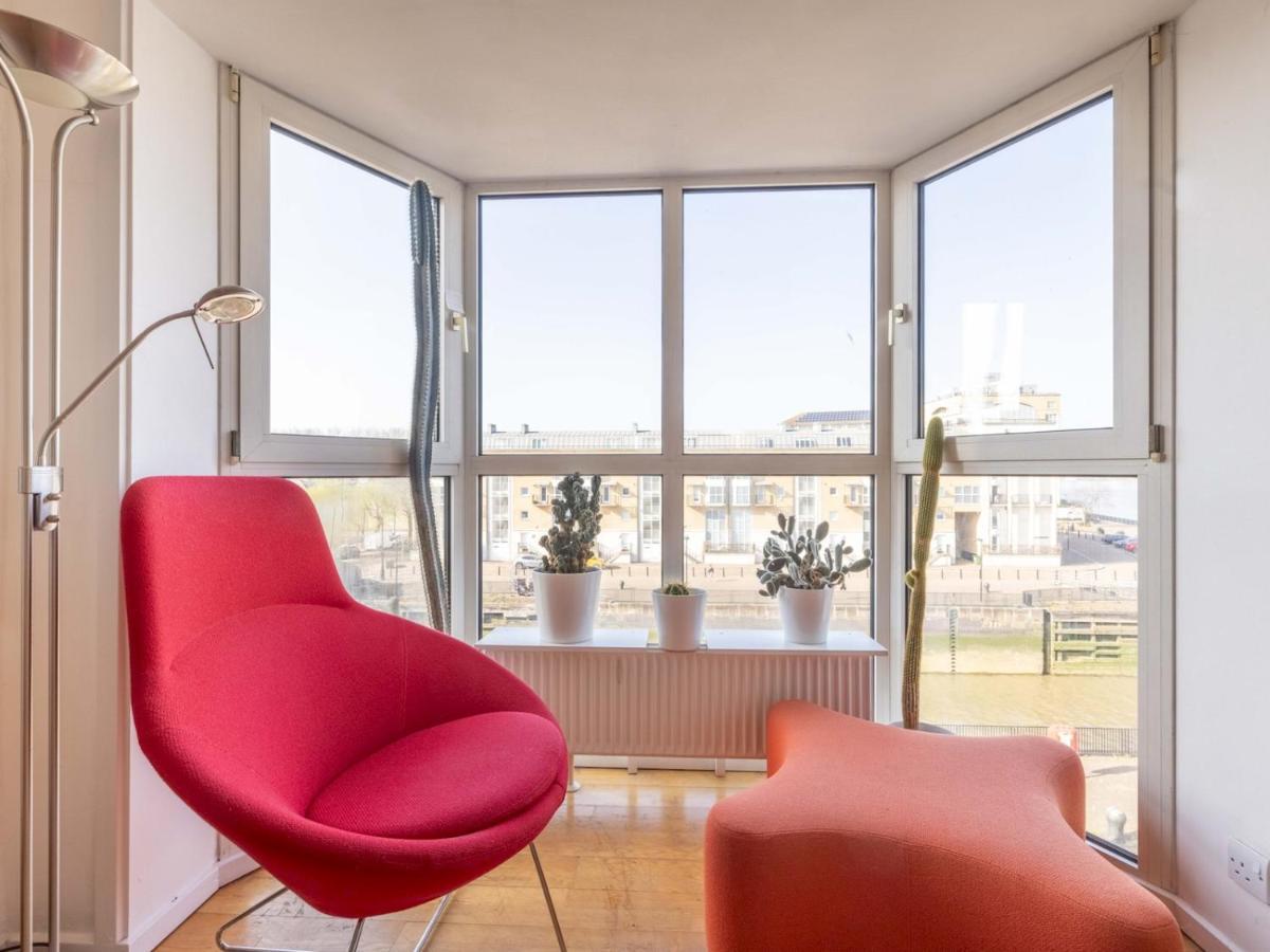 Sunny Maisonette With Views Over Canary Wharf, ลอนดอน ภายนอก รูปภาพ