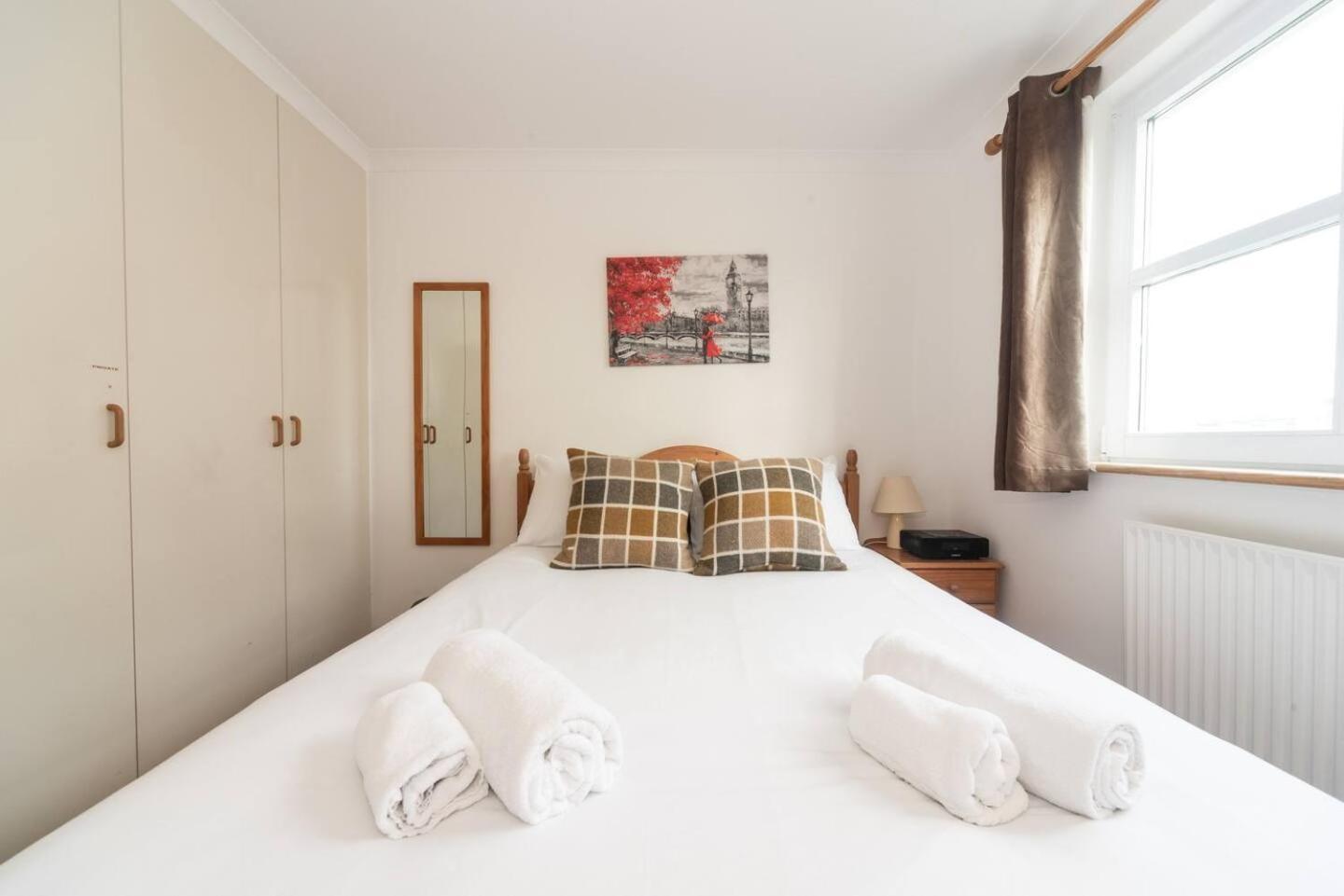Sunny Maisonette With Views Over Canary Wharf, ลอนดอน ภายนอก รูปภาพ
