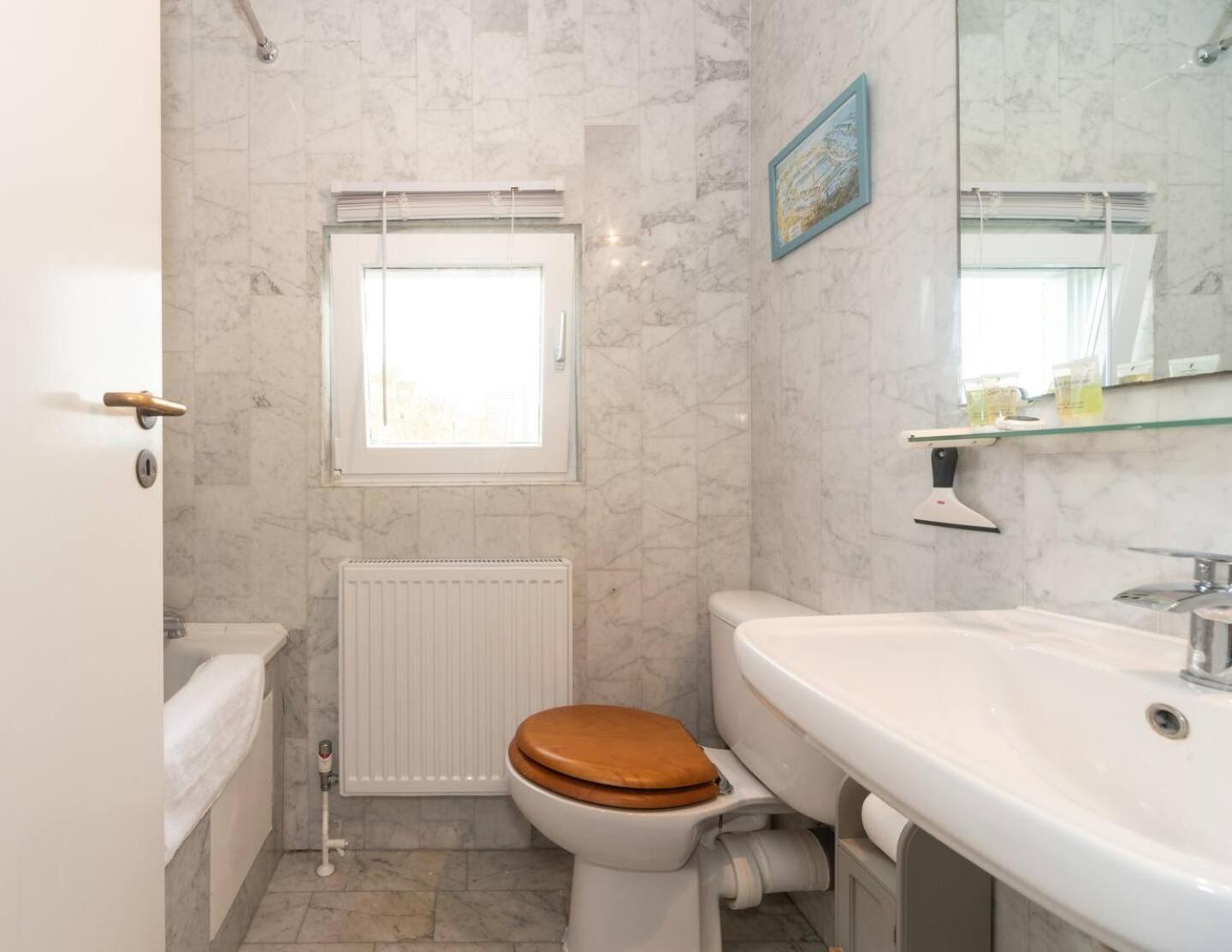 Sunny Maisonette With Views Over Canary Wharf, ลอนดอน ภายนอก รูปภาพ
