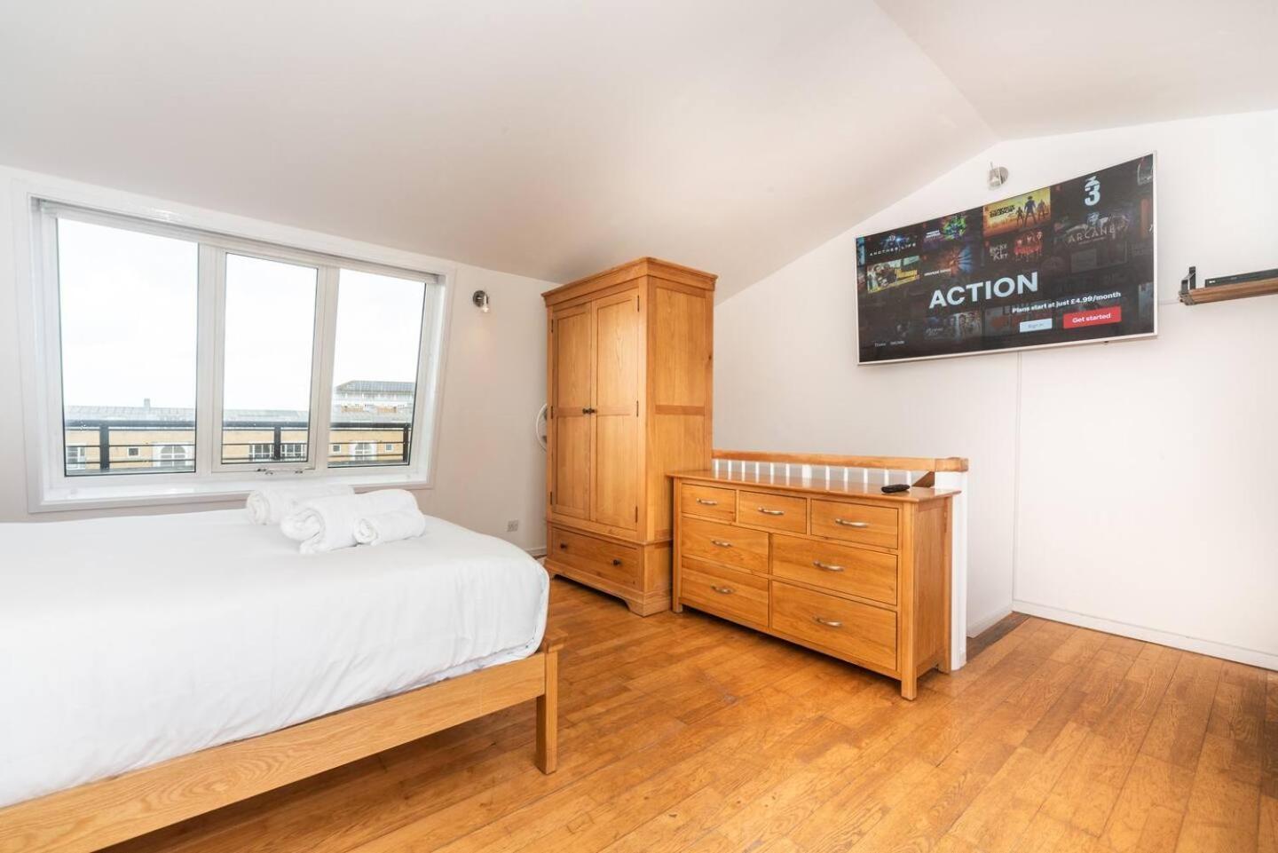 Sunny Maisonette With Views Over Canary Wharf, ลอนดอน ภายนอก รูปภาพ