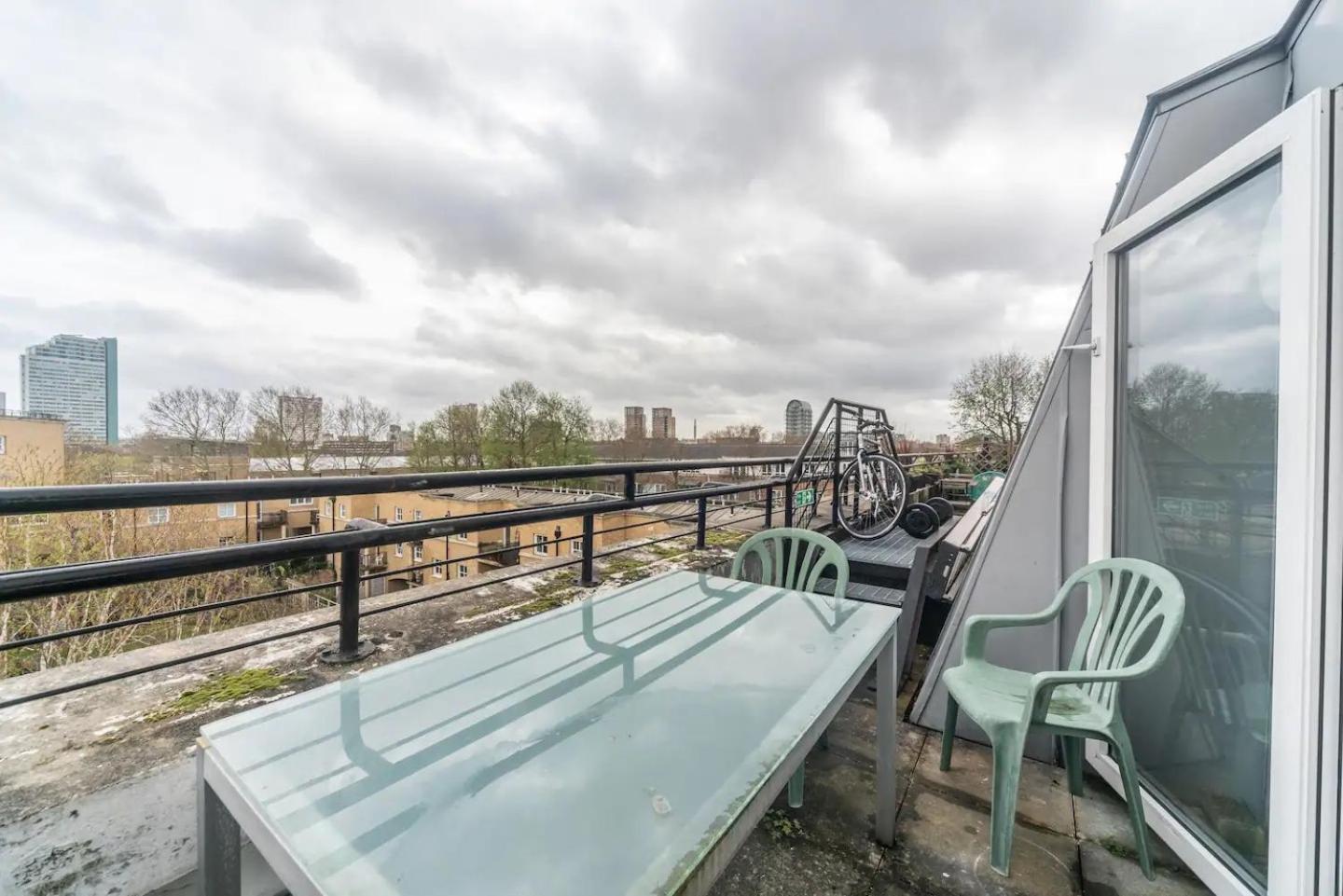 Sunny Maisonette With Views Over Canary Wharf, ลอนดอน ภายนอก รูปภาพ