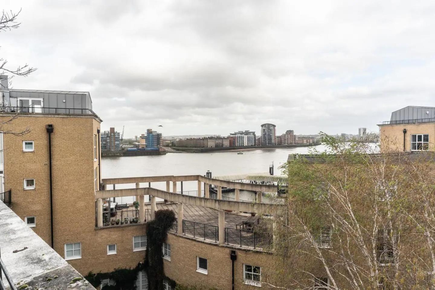 Sunny Maisonette With Views Over Canary Wharf, ลอนดอน ภายนอก รูปภาพ