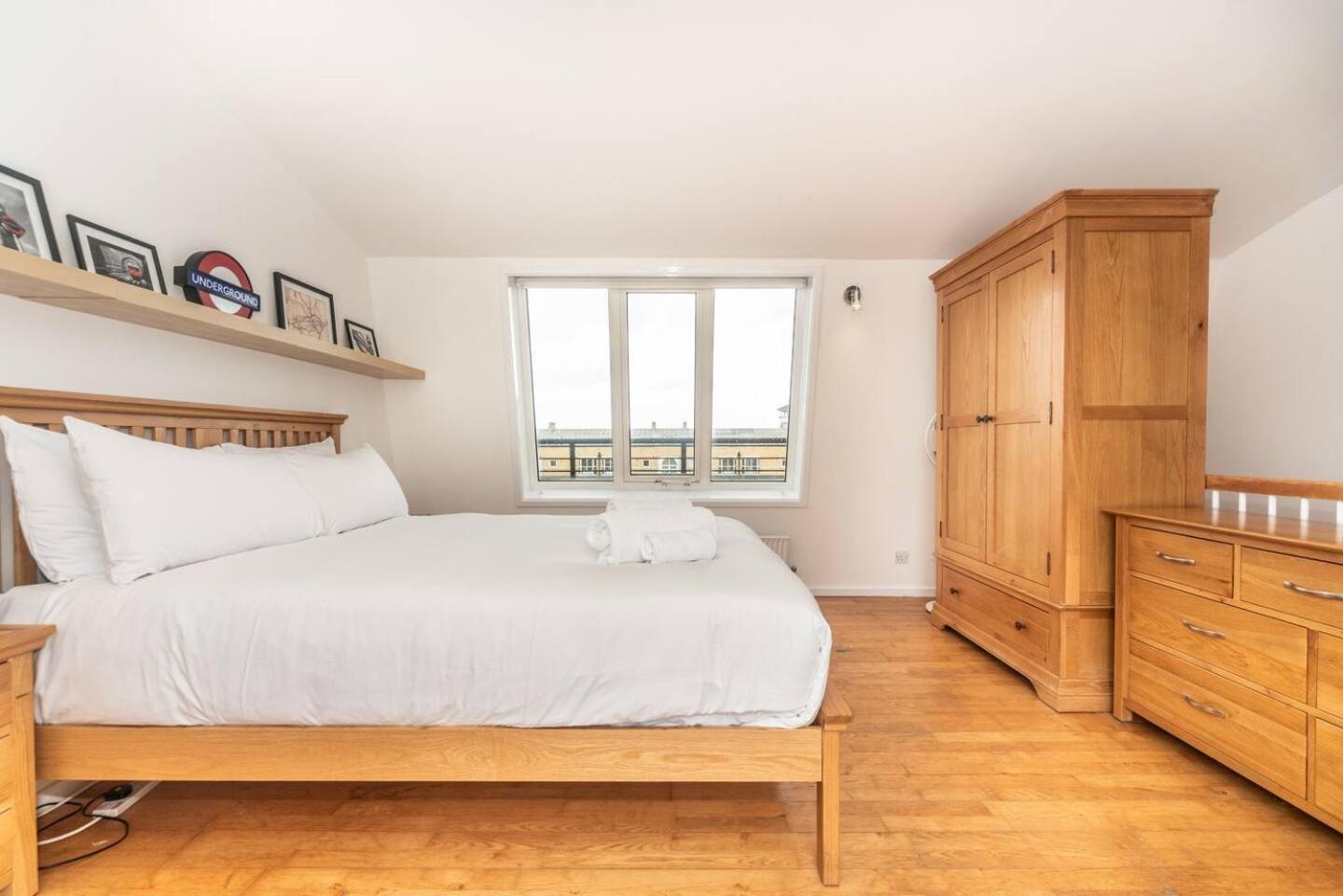 Sunny Maisonette With Views Over Canary Wharf, ลอนดอน ภายนอก รูปภาพ