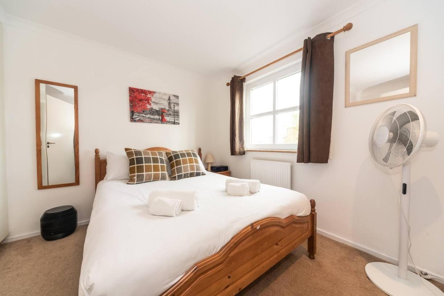 Sunny Maisonette With Views Over Canary Wharf, ลอนดอน ภายนอก รูปภาพ