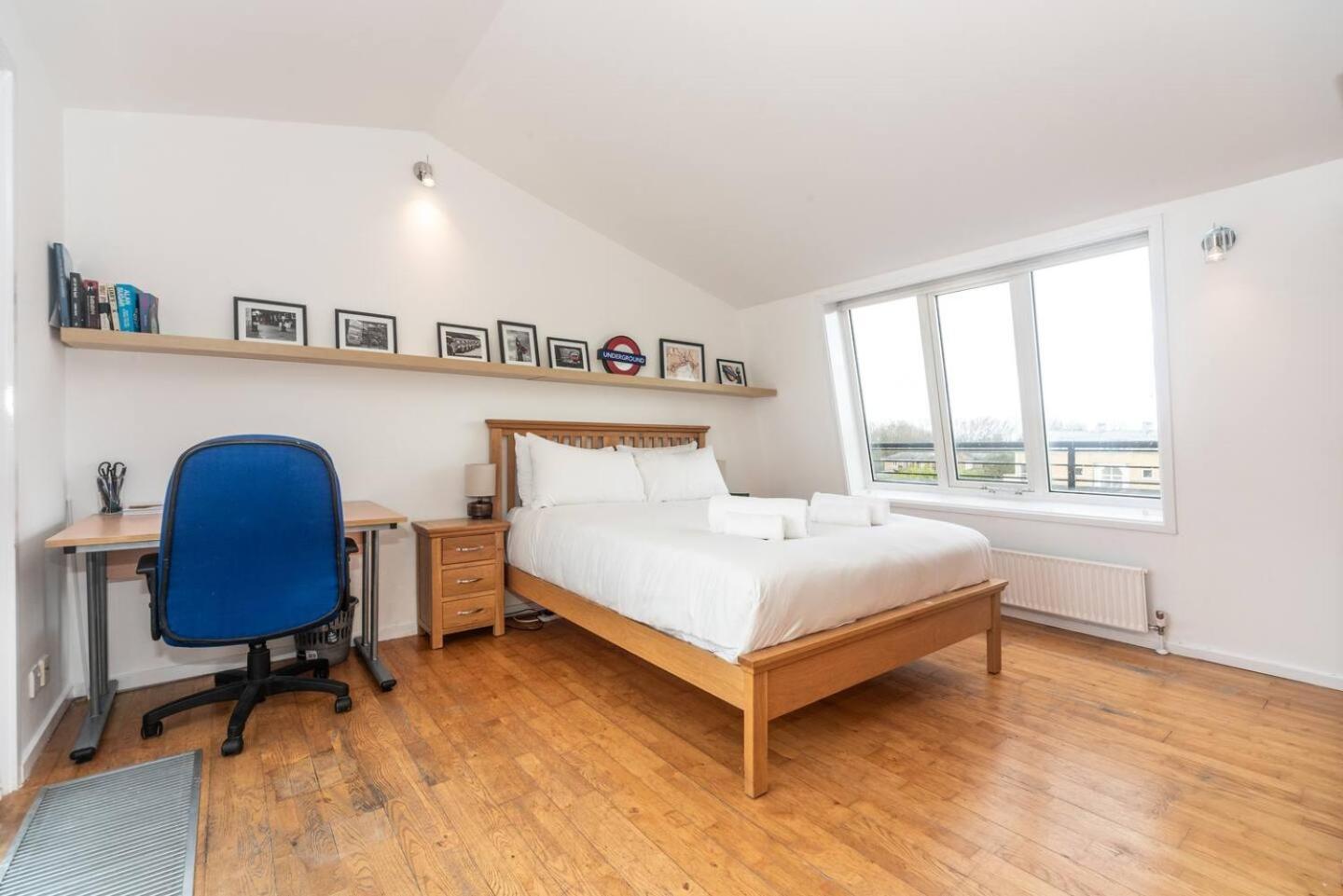 Sunny Maisonette With Views Over Canary Wharf, ลอนดอน ภายนอก รูปภาพ