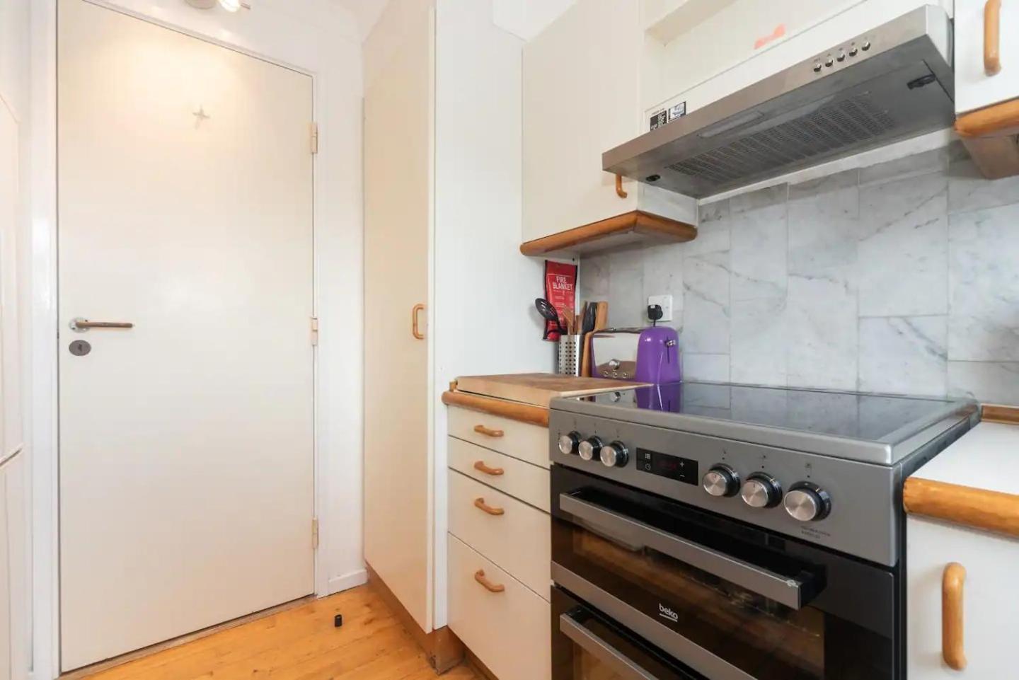 Sunny Maisonette With Views Over Canary Wharf, ลอนดอน ภายนอก รูปภาพ